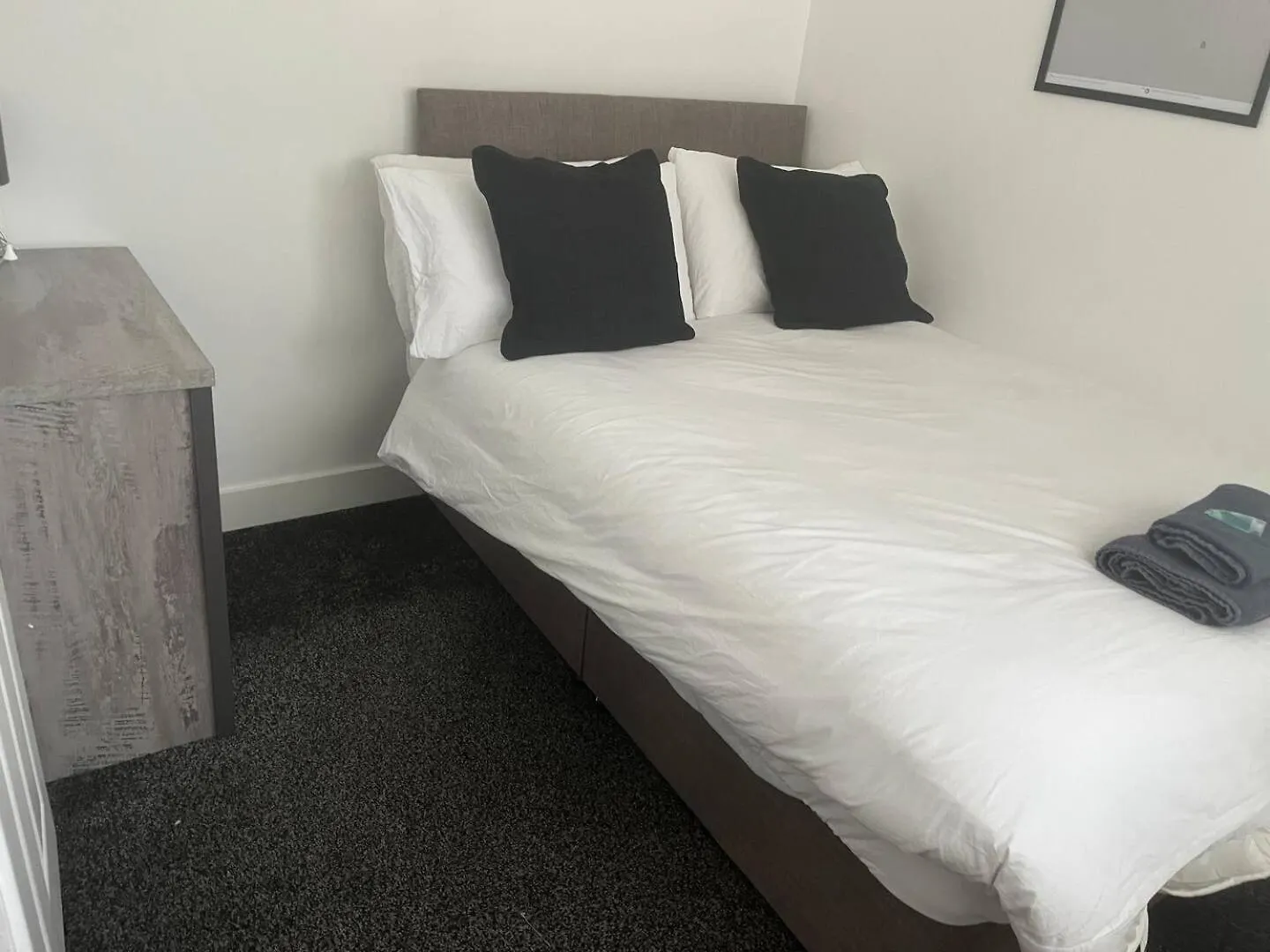 Holiday home Comfortable And Convenient 3 Bedroom House With Parking Handsworth