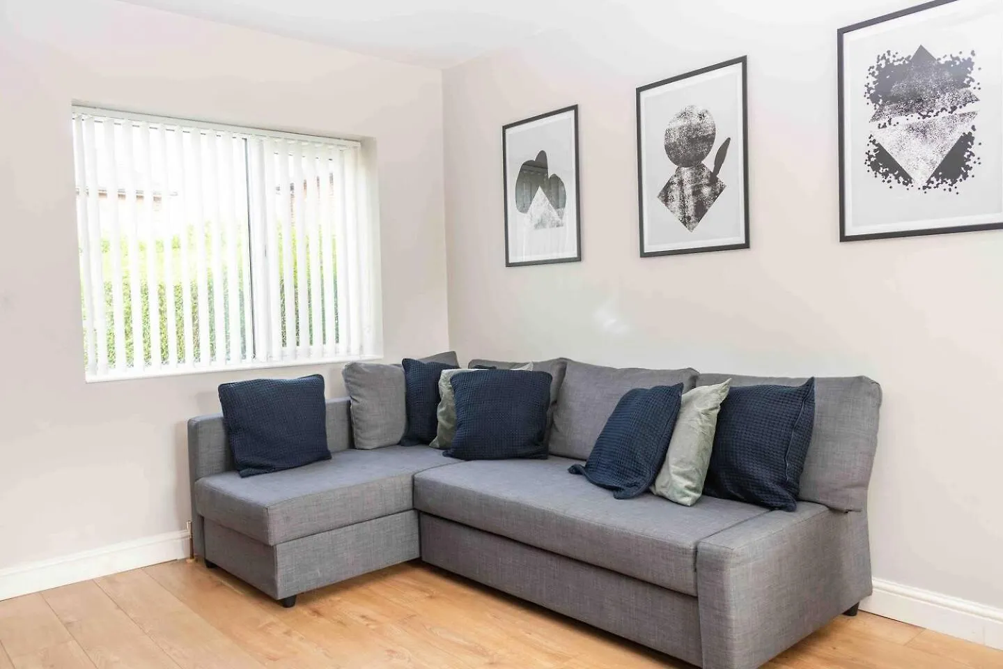 Comfortable And Convenient 3 Bedroom House With Parking Handsworth Holiday home