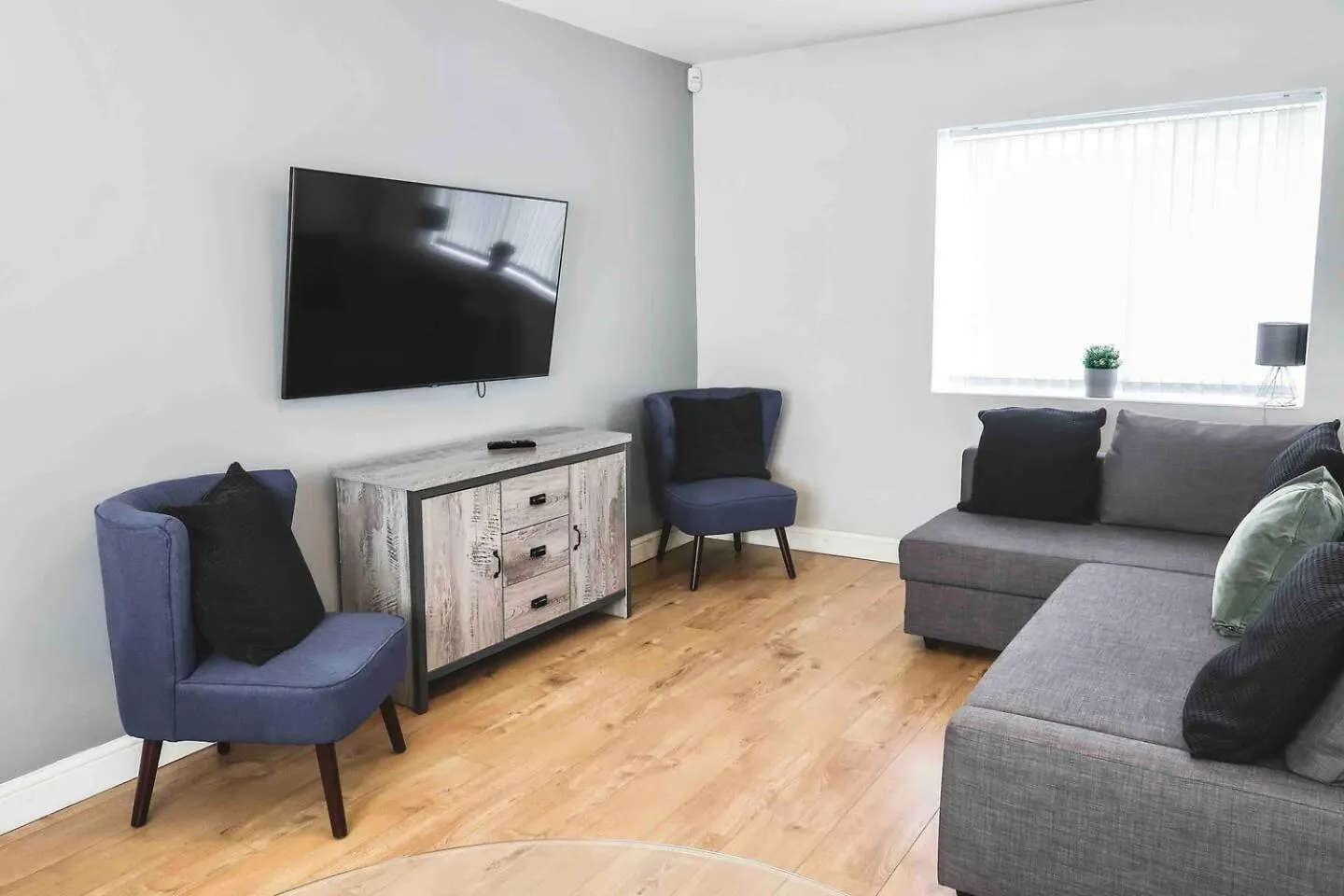 Holiday home Comfortable And Convenient 3 Bedroom House With Parking Handsworth United Kingdom