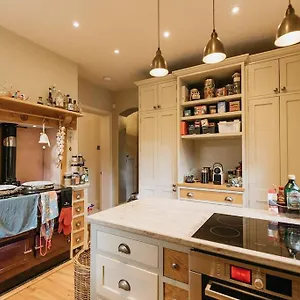 Holiday home Station - Unique With River Flowing Through Garden, Bolton Abbey