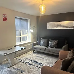Holiday home Barber House, With Two Allocated Parking Spaces, Hoyland